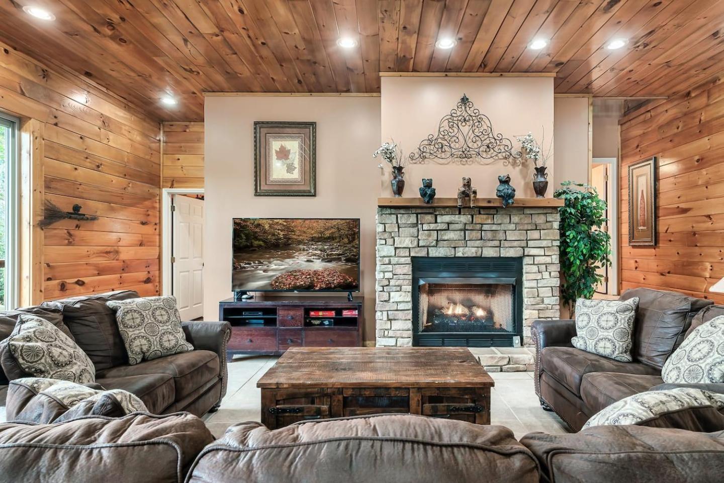 Top Mtn Views, Hottub, Games, 4 Suites, Pets Sevierville Exterior photo